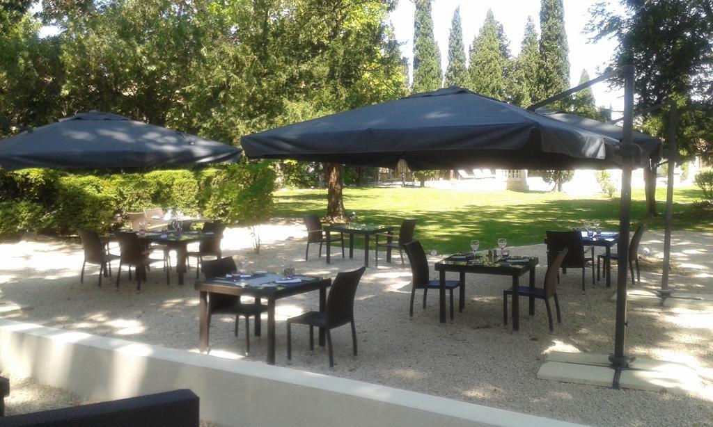 Hostellerie Les Frenes Avignon Buitenkant foto