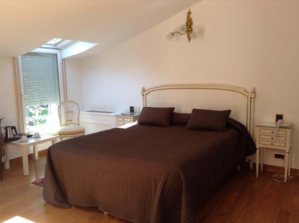 Hostellerie Les Frenes Avignon Buitenkant foto