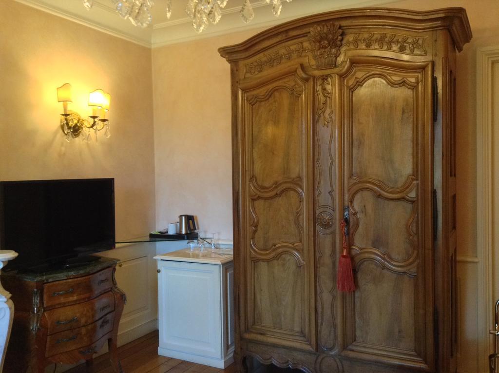 Hostellerie Les Frenes Avignon Buitenkant foto