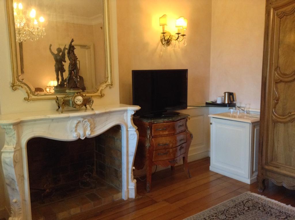 Hostellerie Les Frenes Avignon Buitenkant foto