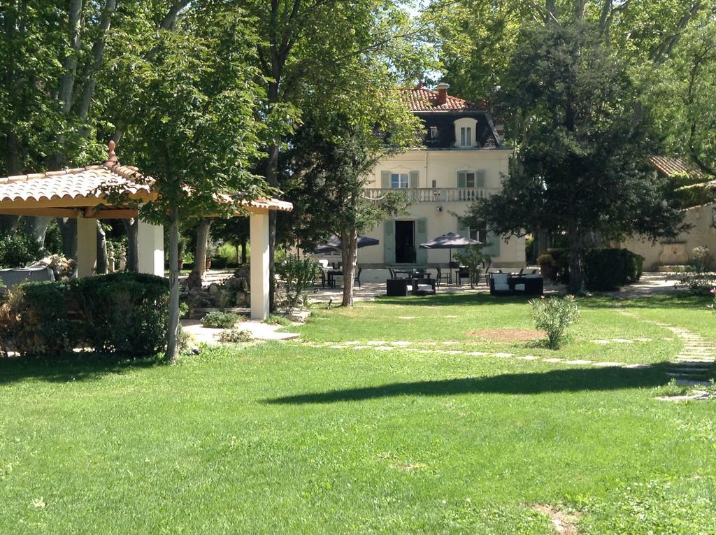 Hostellerie Les Frenes Avignon Buitenkant foto