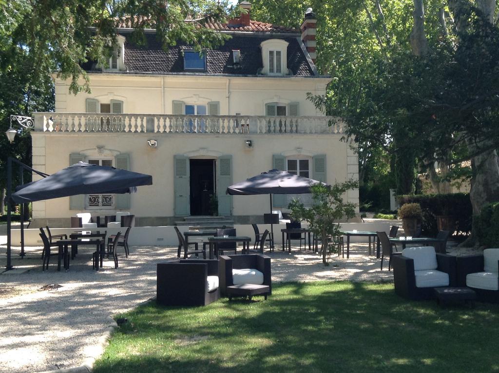 Hostellerie Les Frenes Avignon Buitenkant foto