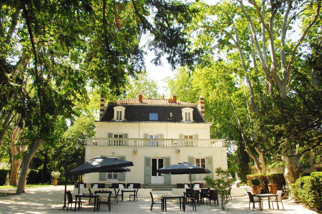 Hostellerie Les Frenes Avignon Buitenkant foto