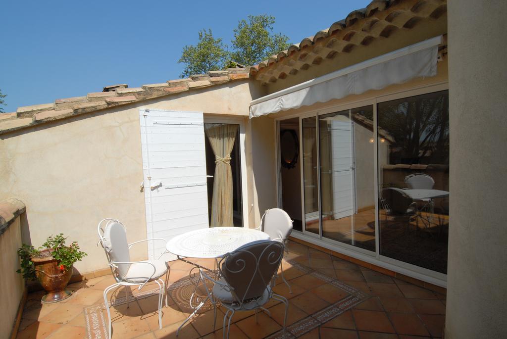 Hostellerie Les Frenes Avignon Buitenkant foto