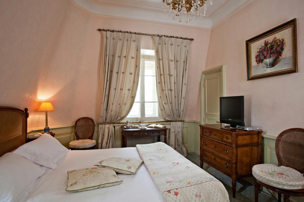 Hostellerie Les Frenes Avignon Kamer foto